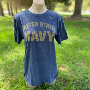 Nike Navy ~Men’s Medium blue Navy graphic T-Shirt